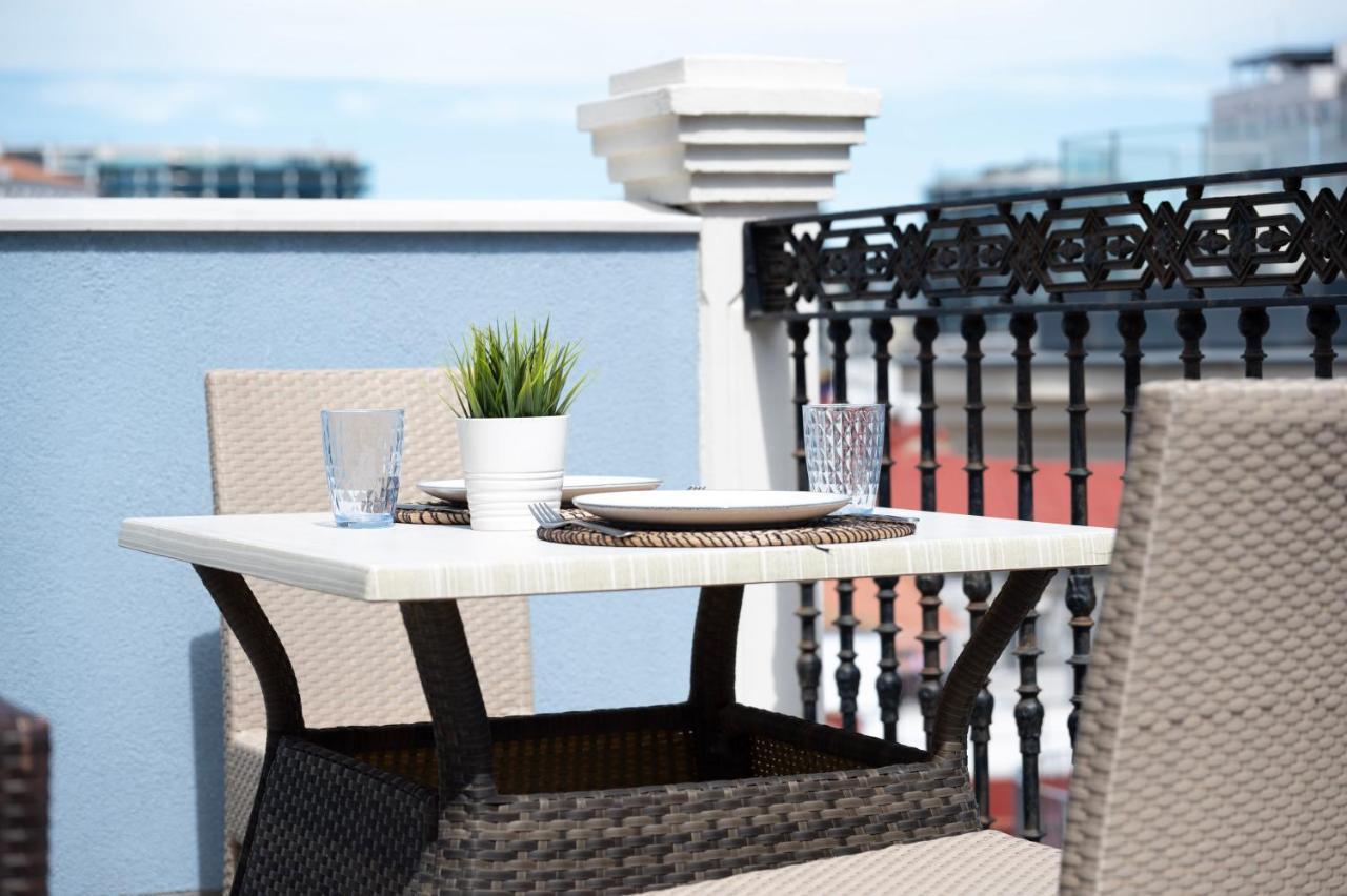 Master Penthouse Double Room Ensuite With Private Terrace - Grand Central House Gibraltar Exteriör bild