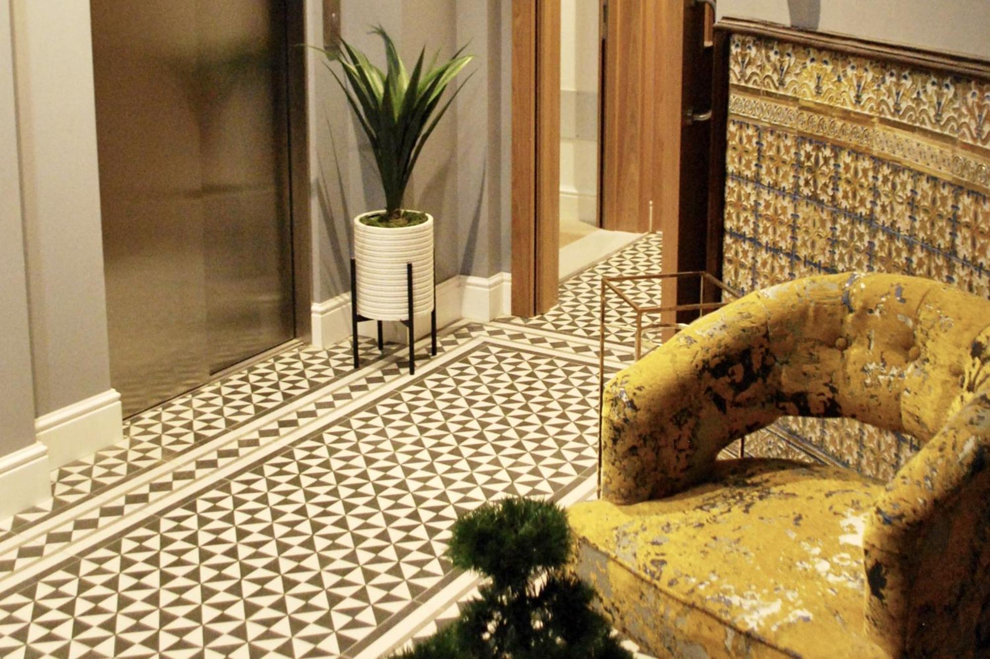 Master Penthouse Double Room Ensuite With Private Terrace - Grand Central House Gibraltar Exteriör bild