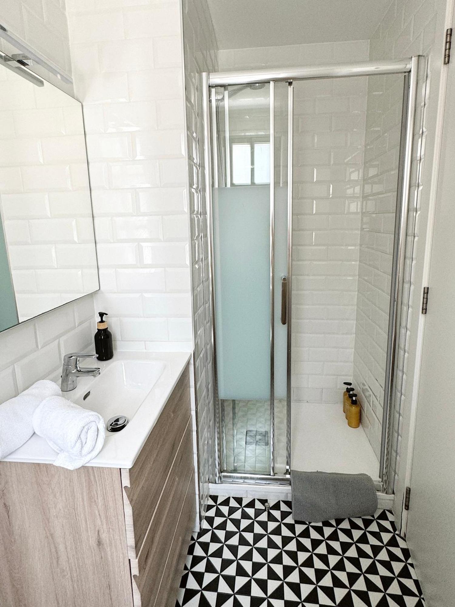 Master Penthouse Double Room Ensuite With Private Terrace - Grand Central House Gibraltar Exteriör bild