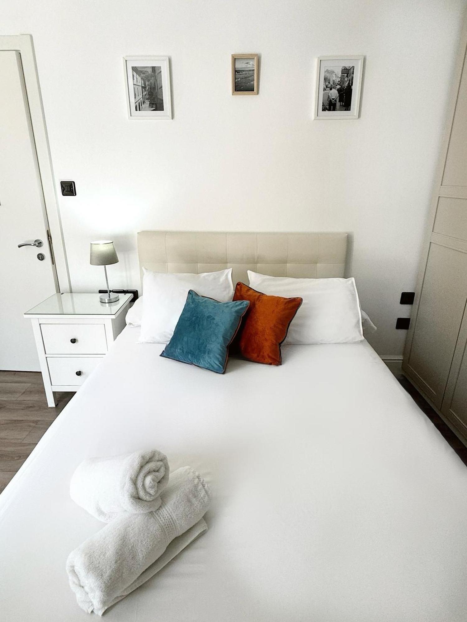 Master Penthouse Double Room Ensuite With Private Terrace - Grand Central House Gibraltar Exteriör bild